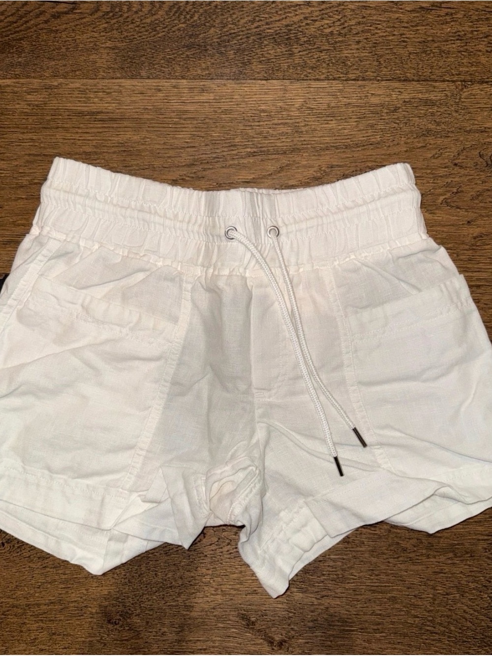 Athleta Women’s Linen Drawstring Waist Shorts